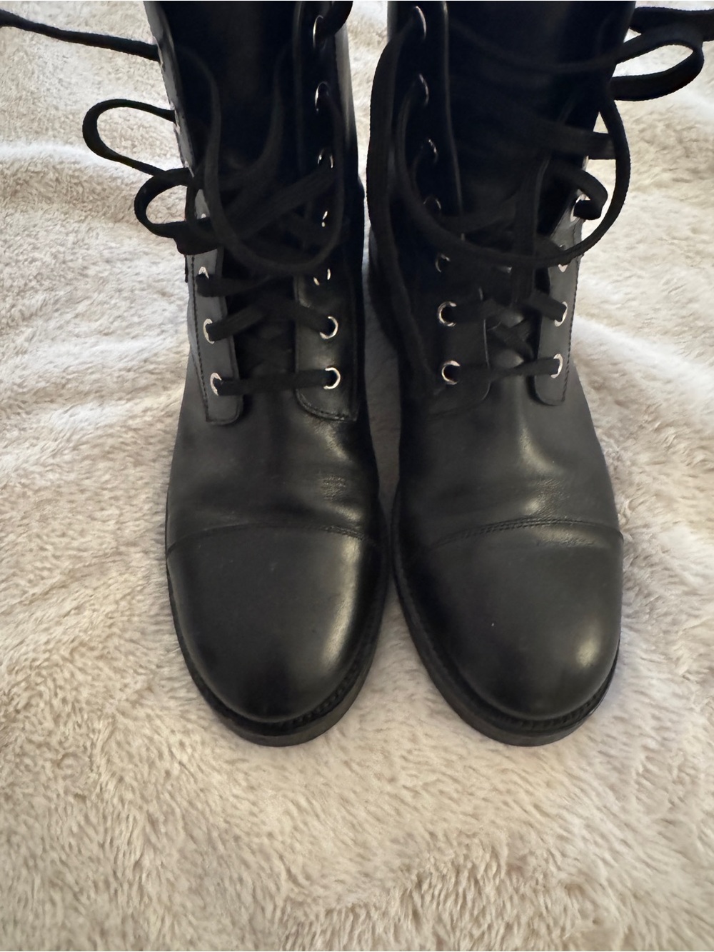 Louis Vuitton
Women's Monogram Territory Flat High Ranger Boots Leather - Picture 10 of 15